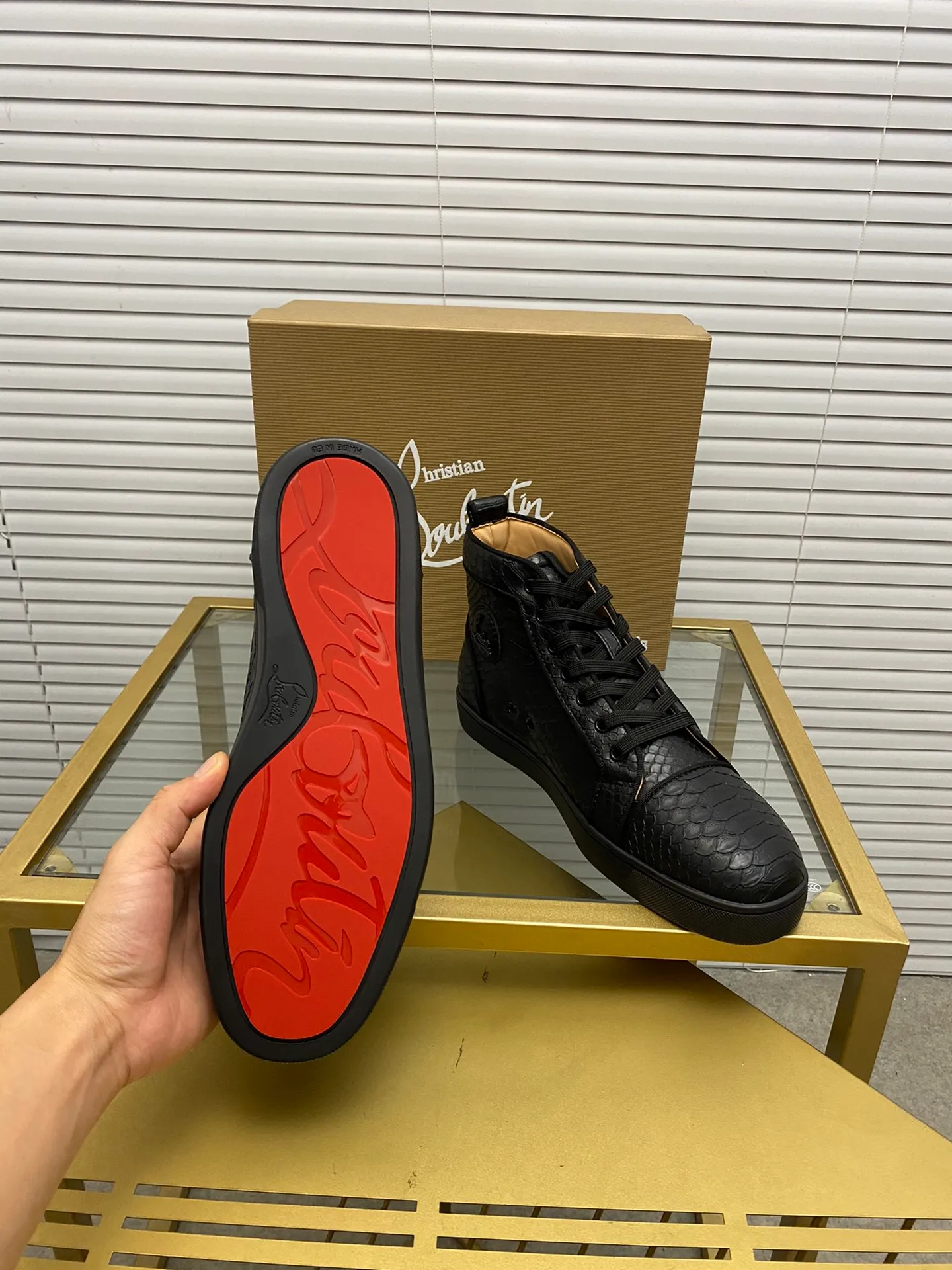 (Customized model) Ex-factory price is 520. christian louboutin (CL red sole shoes) counter series, casual sneakers for couples 📢 📢 📢 Exclusive hot style release 🎈🎈💪 Movable latex feet 👻 Finished outsole line [Proud] 😝Female 35-40# Male 38#-46, global supply😝 [Top version]: Original imported genuine leather upper, top original leather lining, original molded TPU outsole, original 1:1 detail processing, original shoe last,